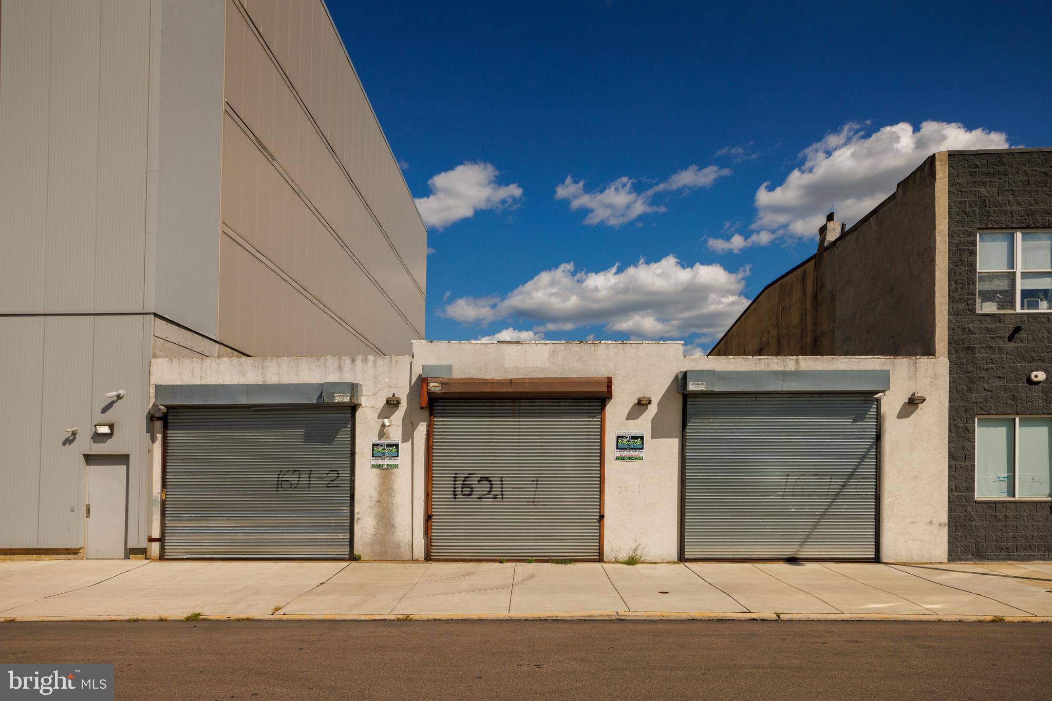 1621 N AMERICAN STREET