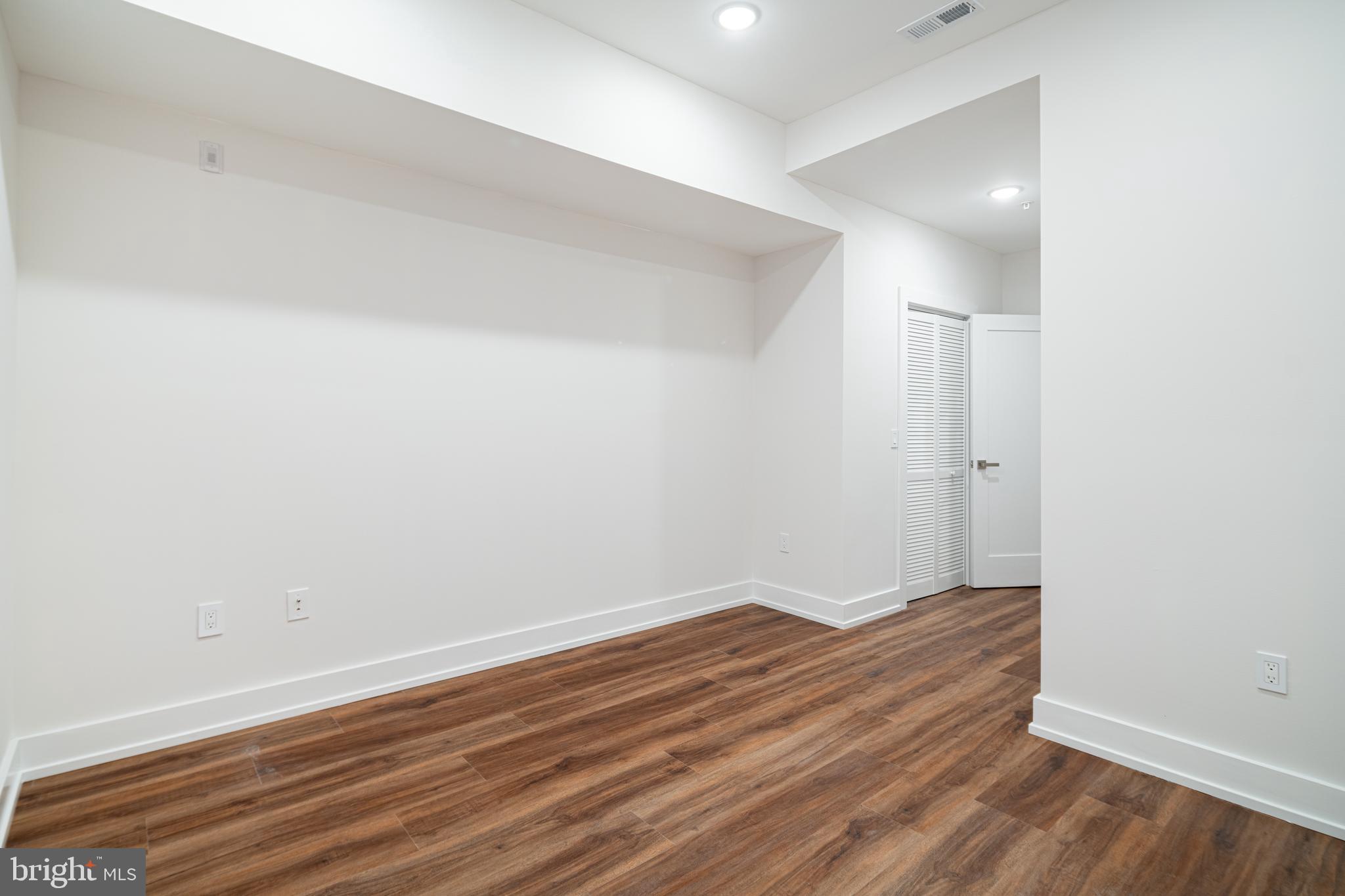 212 MANHEIM STREET 1