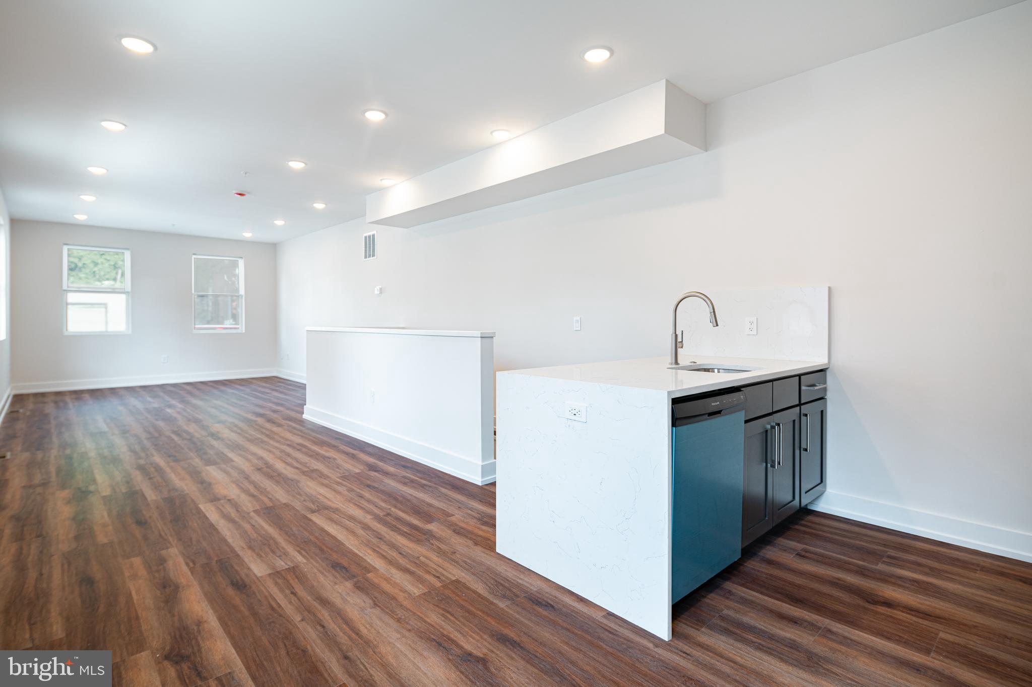 212 MANHEIM STREET 1