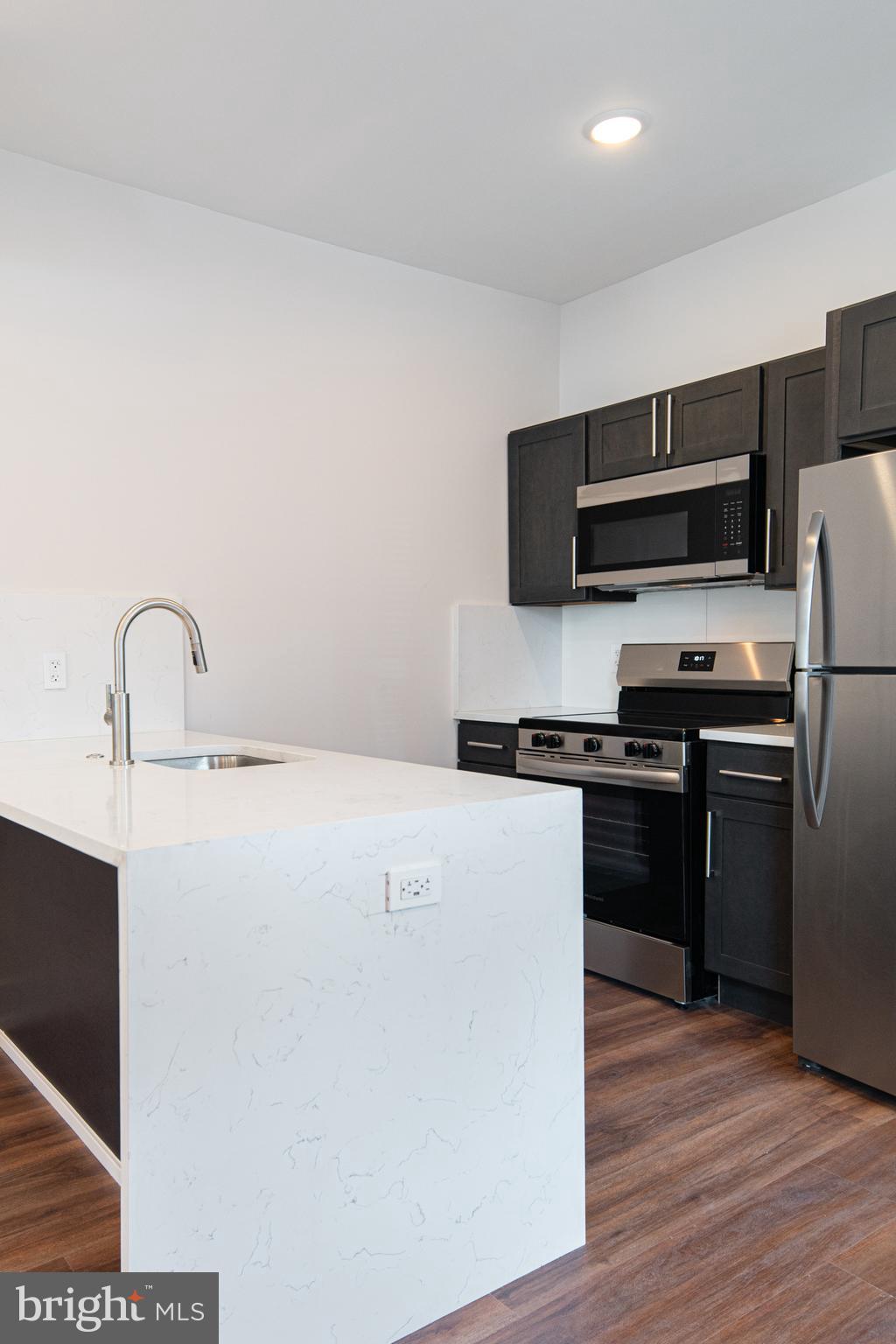 212 MANHEIM STREET 1