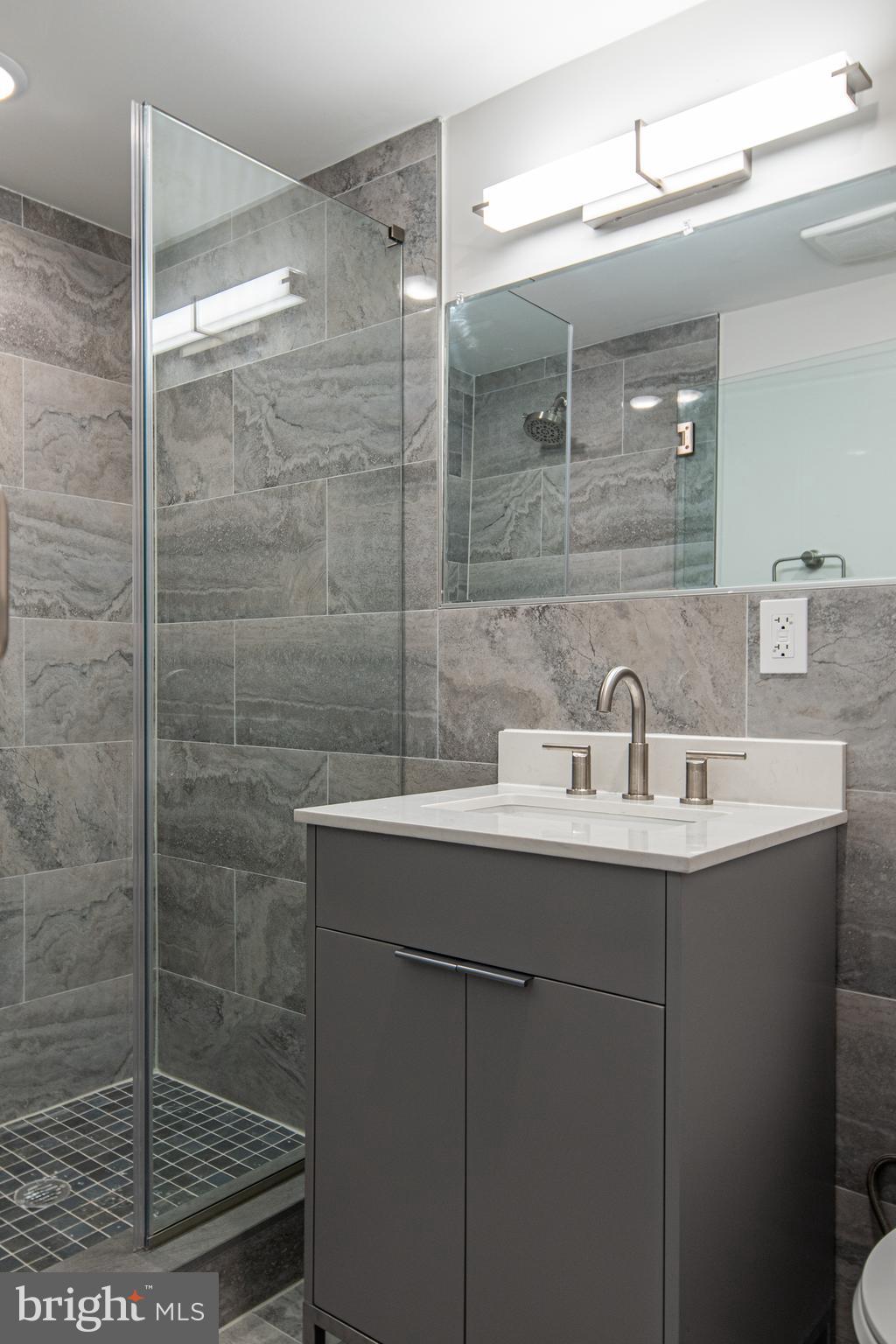 212 MANHEIM STREET 1