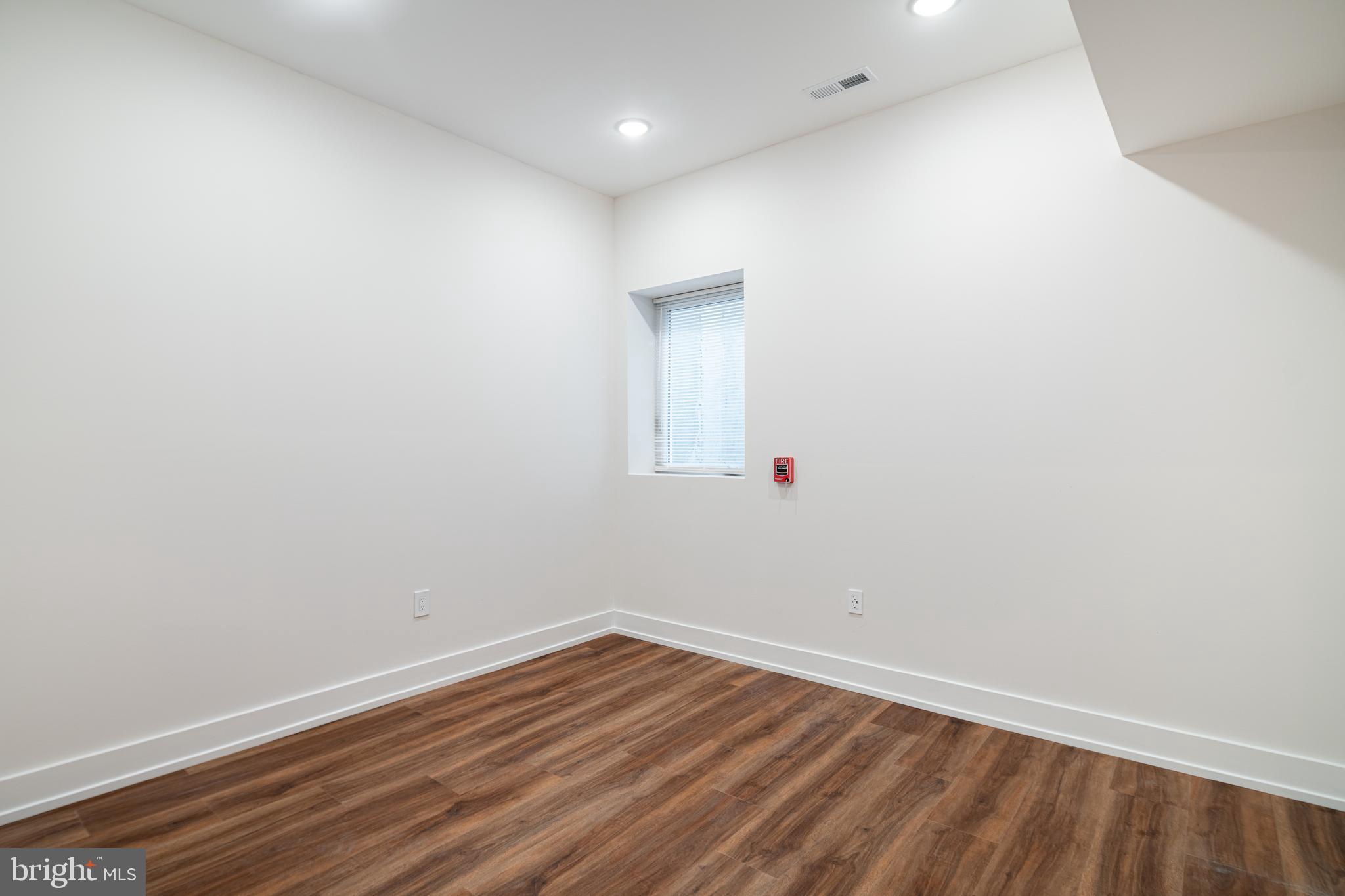 212 MANHEIM STREET 1