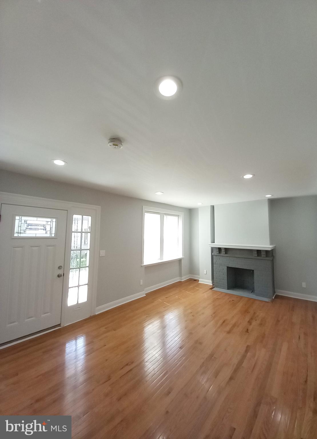 943 E STAFFORD STREET