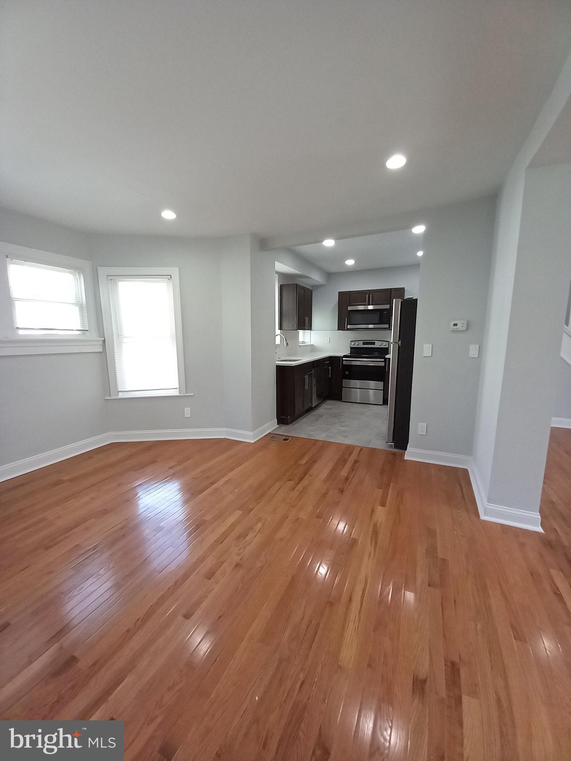 943 E STAFFORD STREET