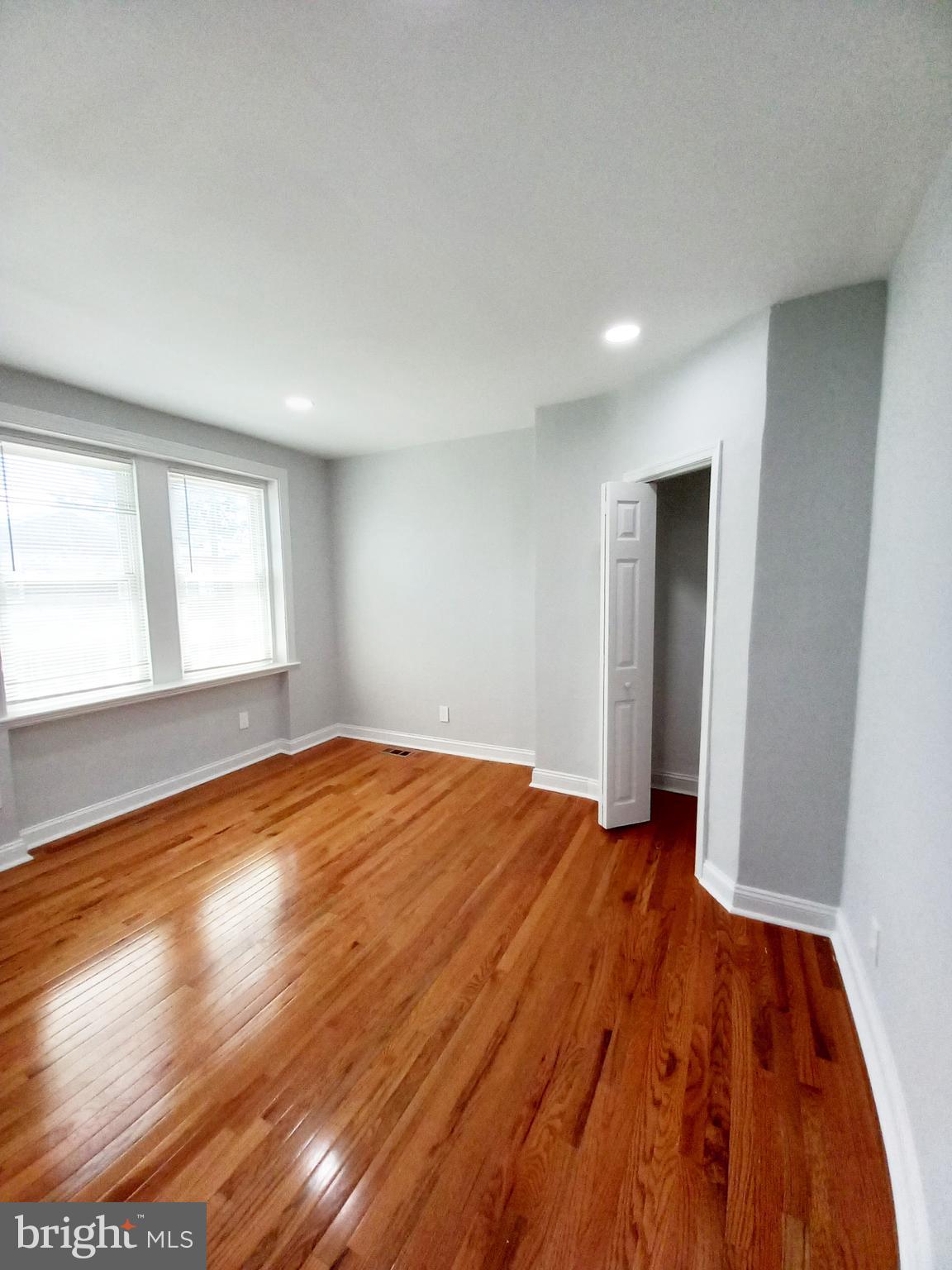 943 E STAFFORD STREET