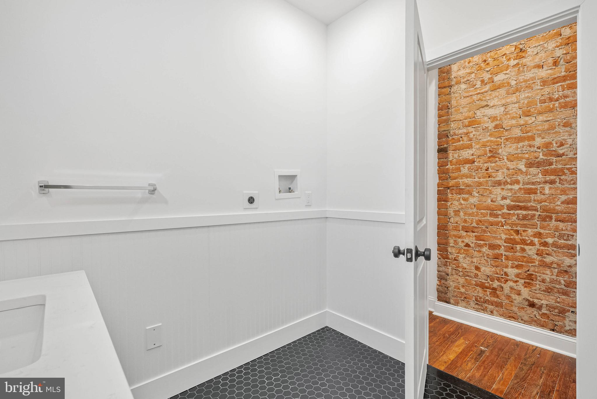 3514 W ALLEGHENY AVENUE