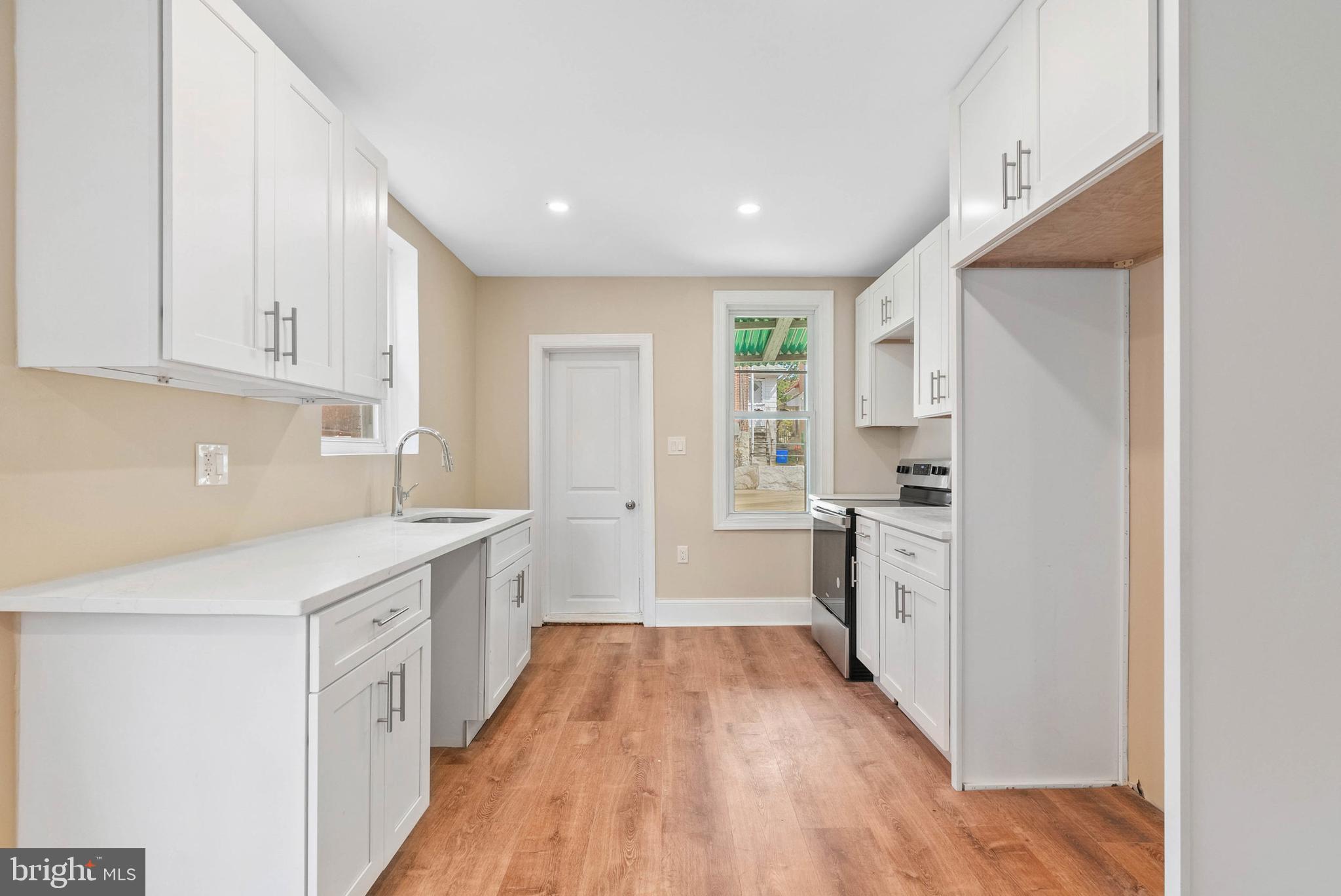 6121 COBBS CREEK PARKWAY