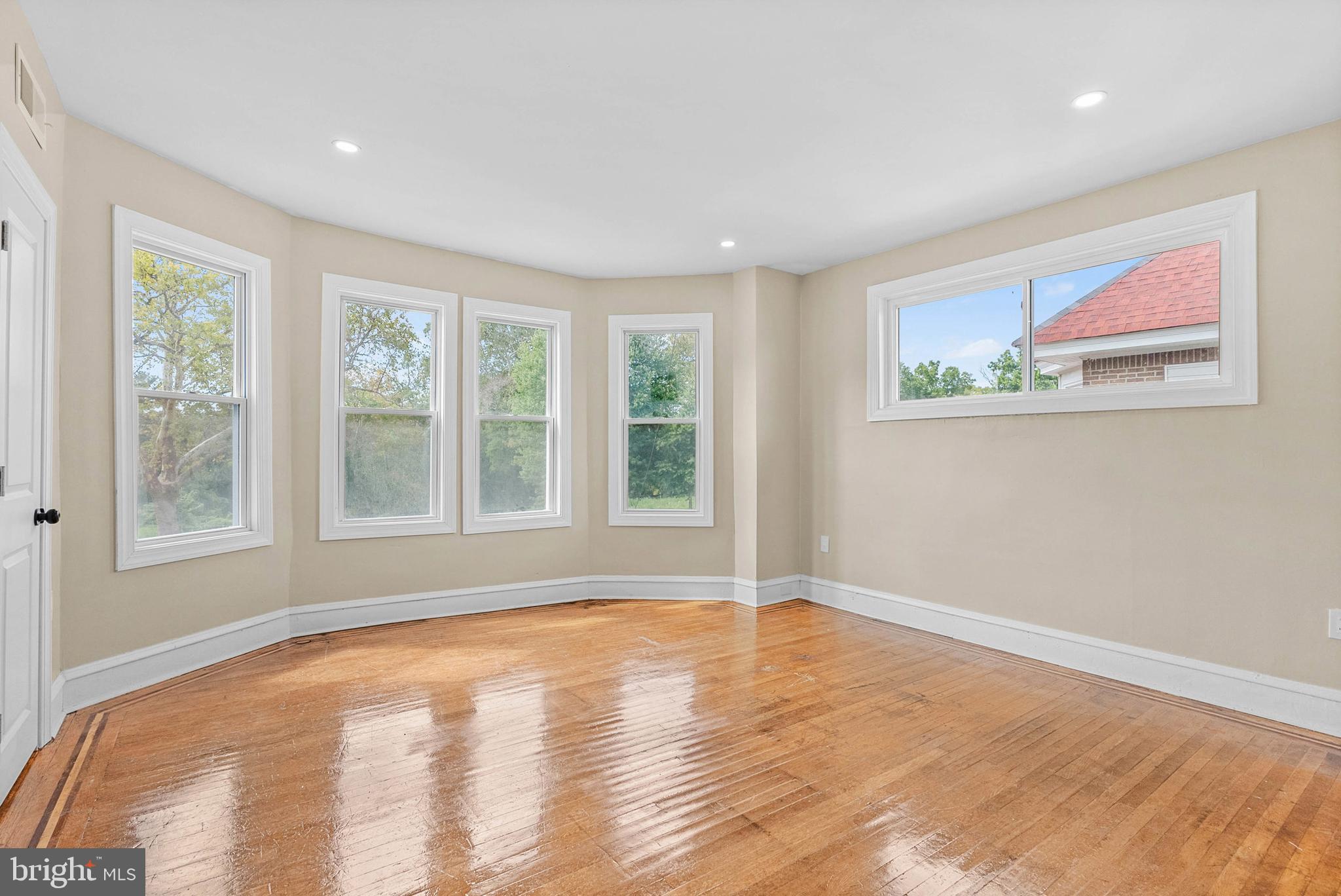 6121 COBBS CREEK PARKWAY