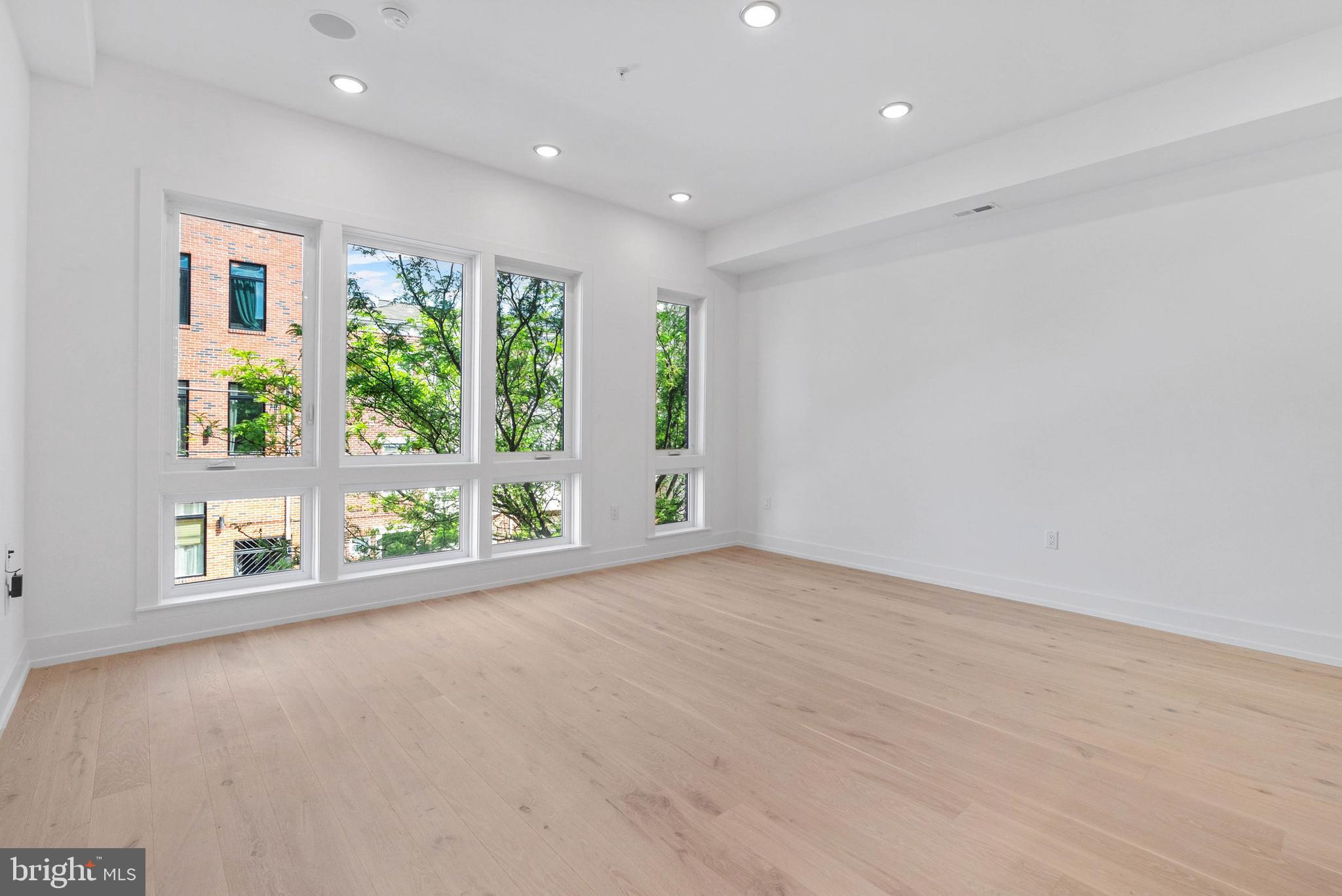 1338 N FRANKLIN STREET B