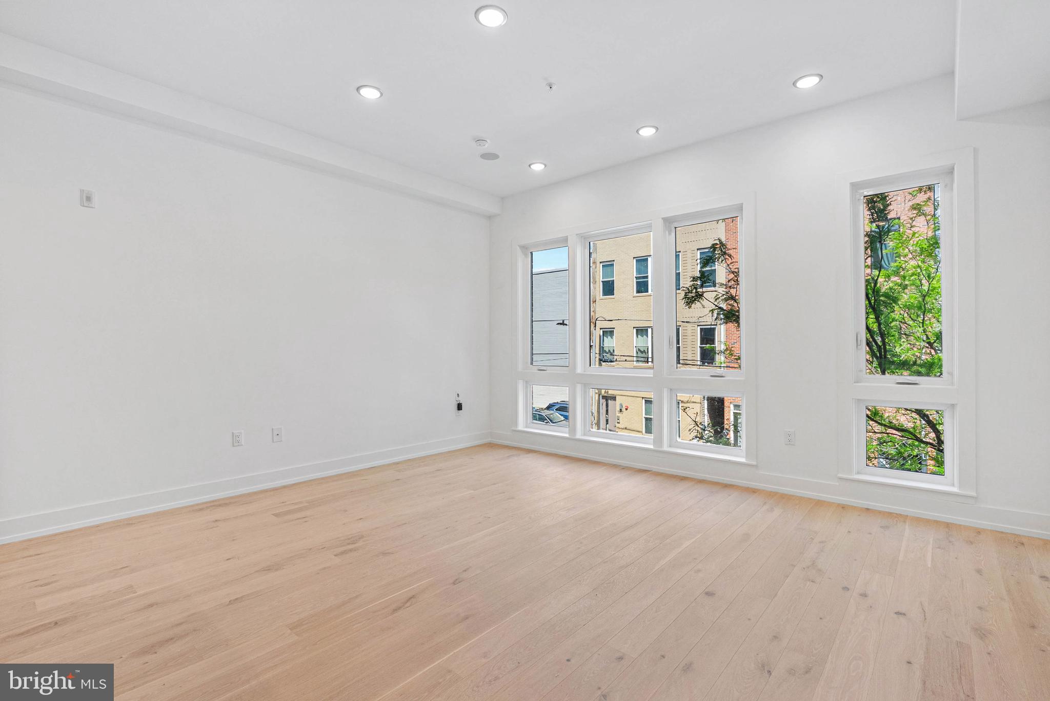 1338 N FRANKLIN STREET B