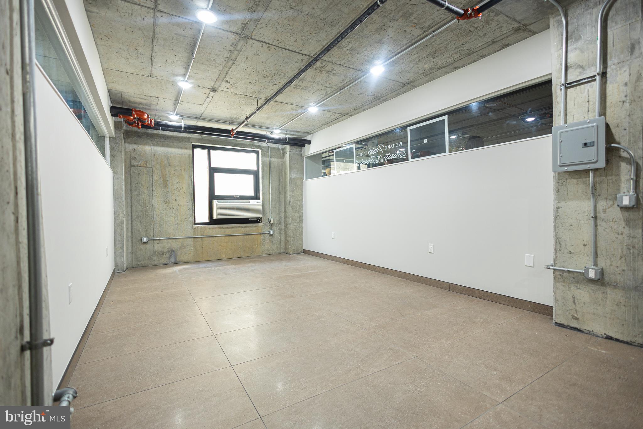 1810 E VENANGO STREET