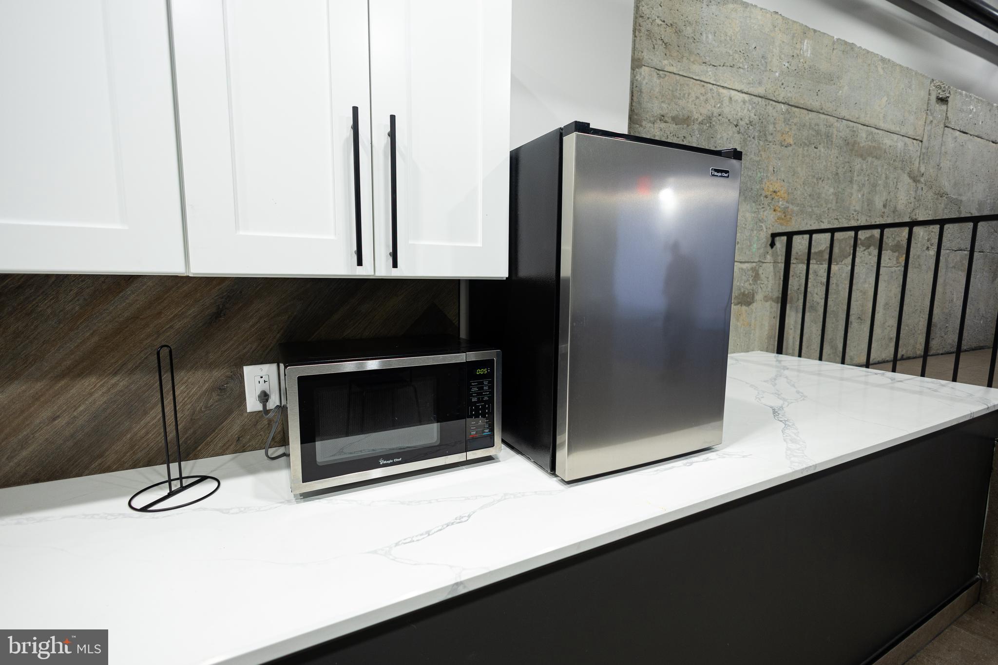 1810 E VENANGO STREET