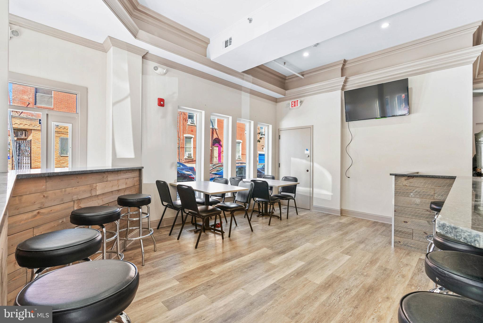 1537 S 6TH STREET