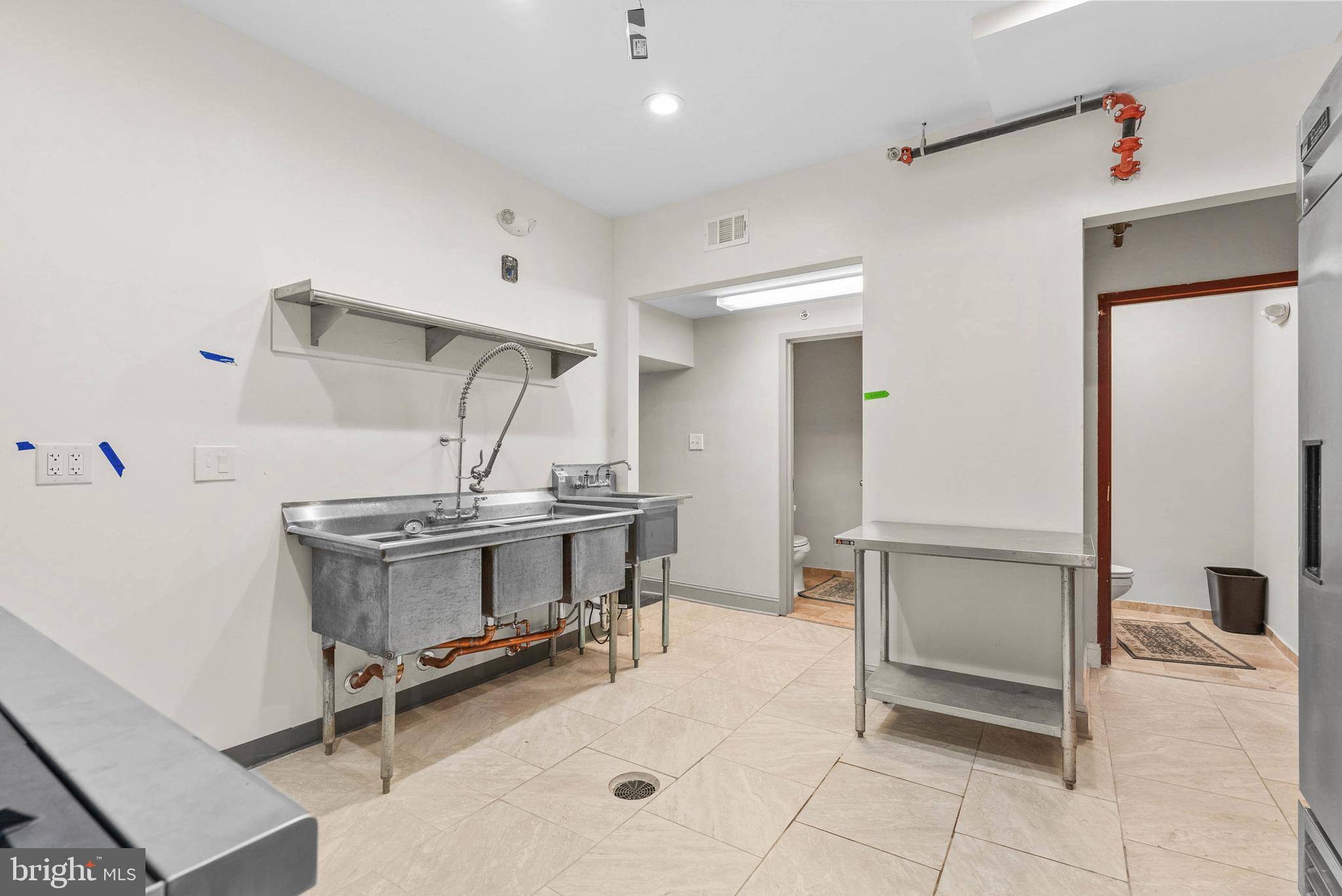 1537 S 6TH STREET
