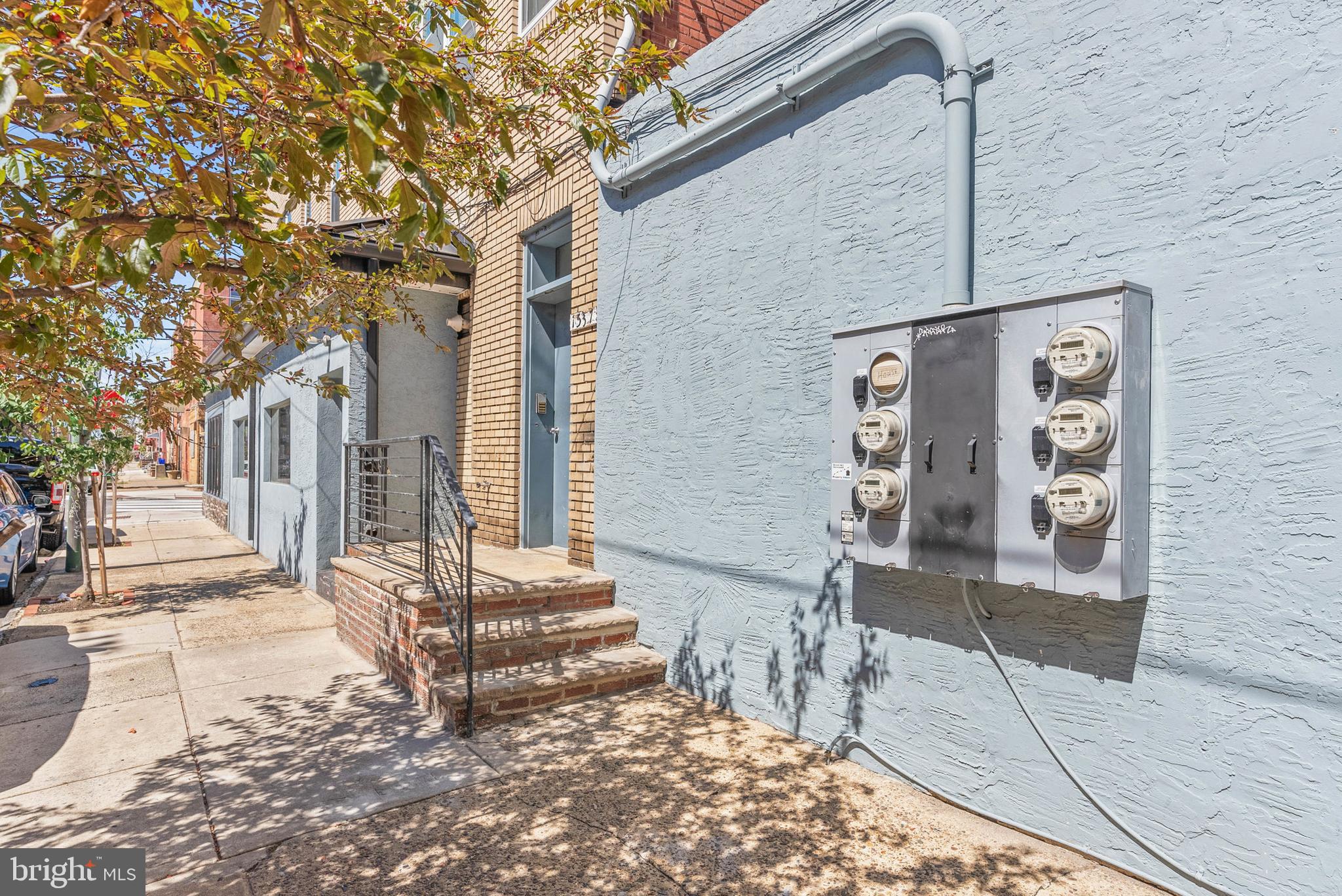 1537 S 6TH STREET