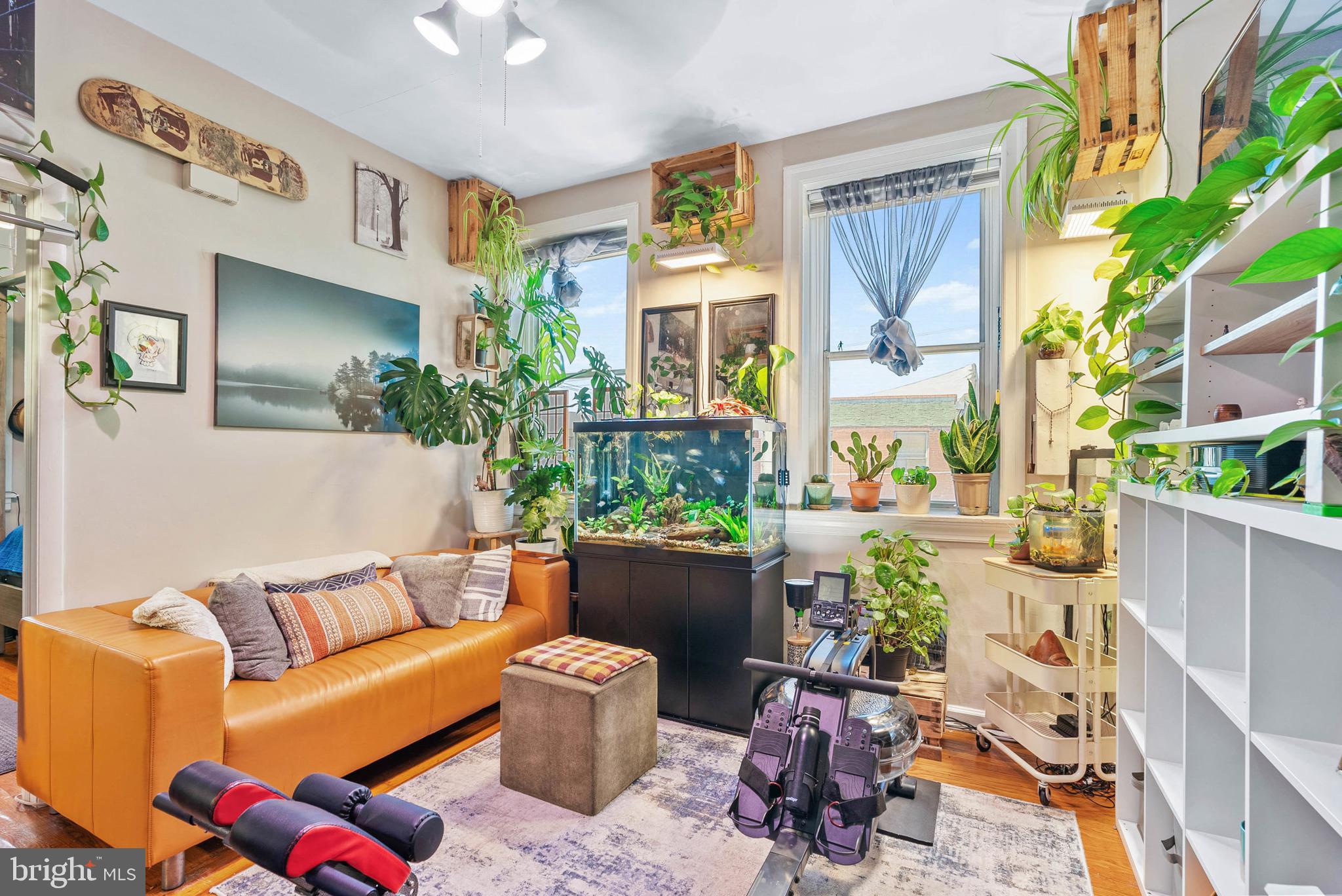 1537 S 6TH STREET
