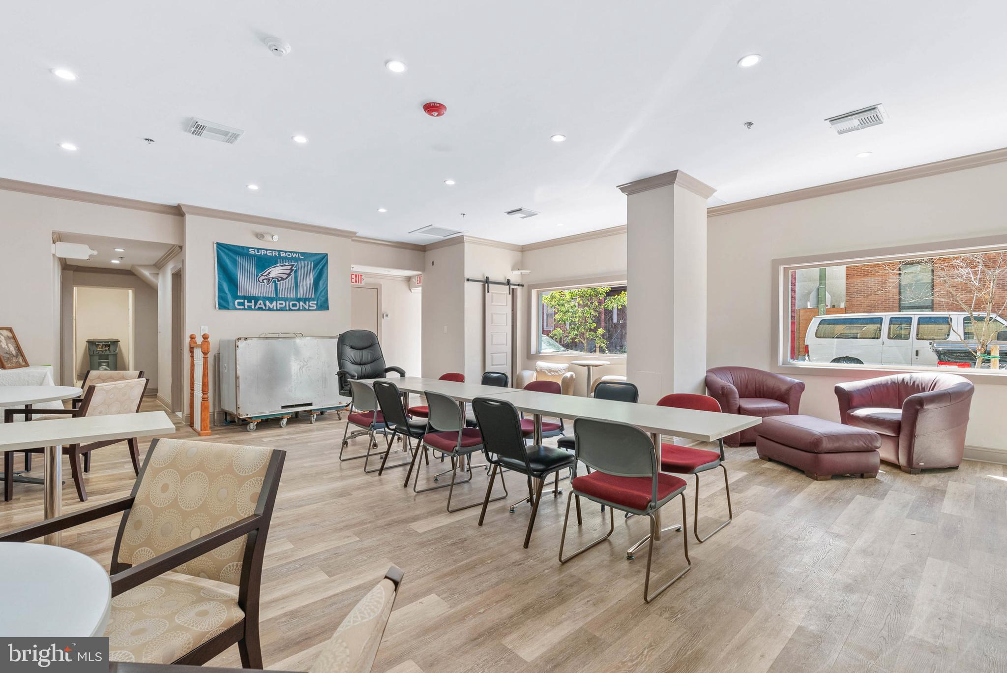 1537 S 6TH STREET