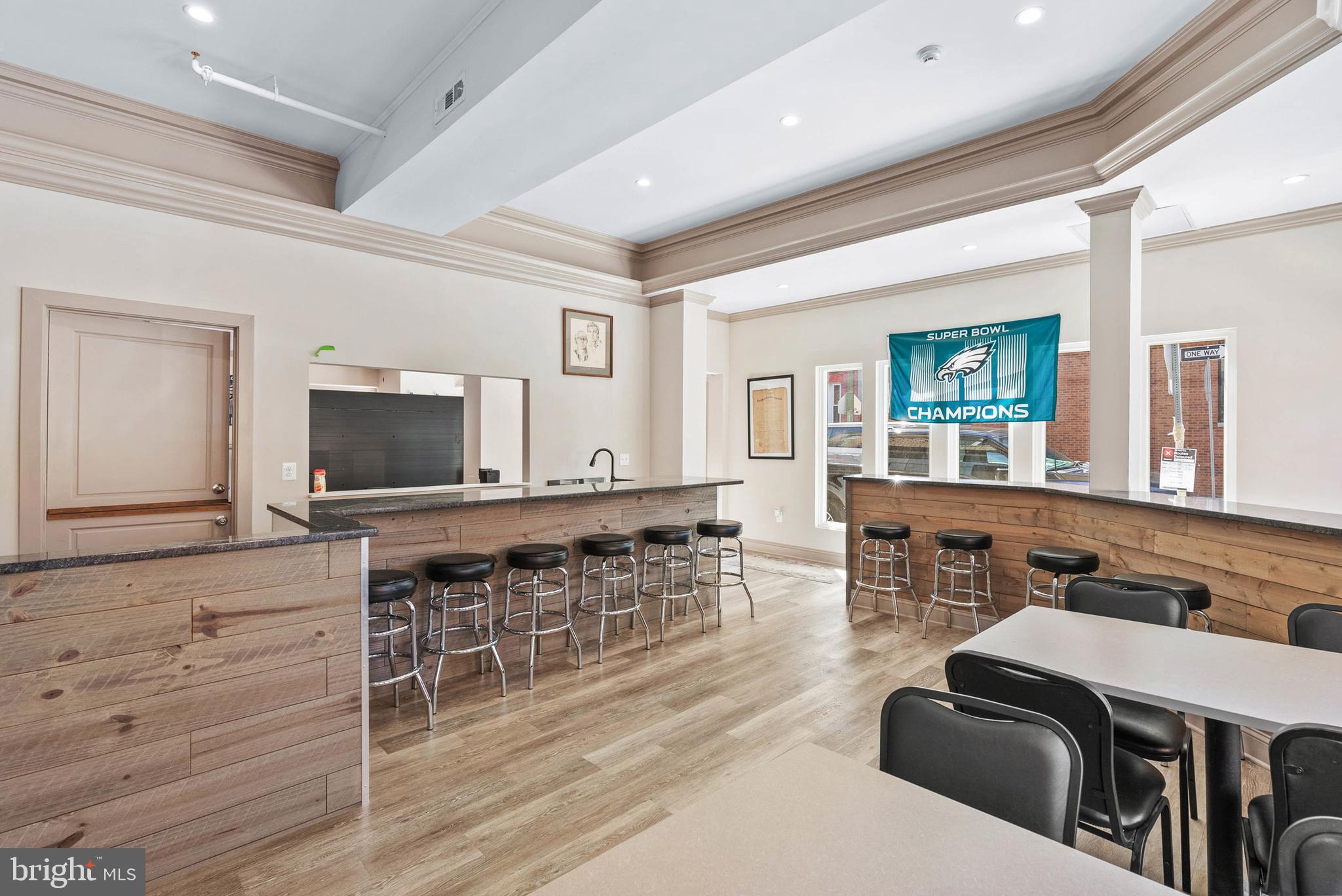 1537 S 6TH STREET