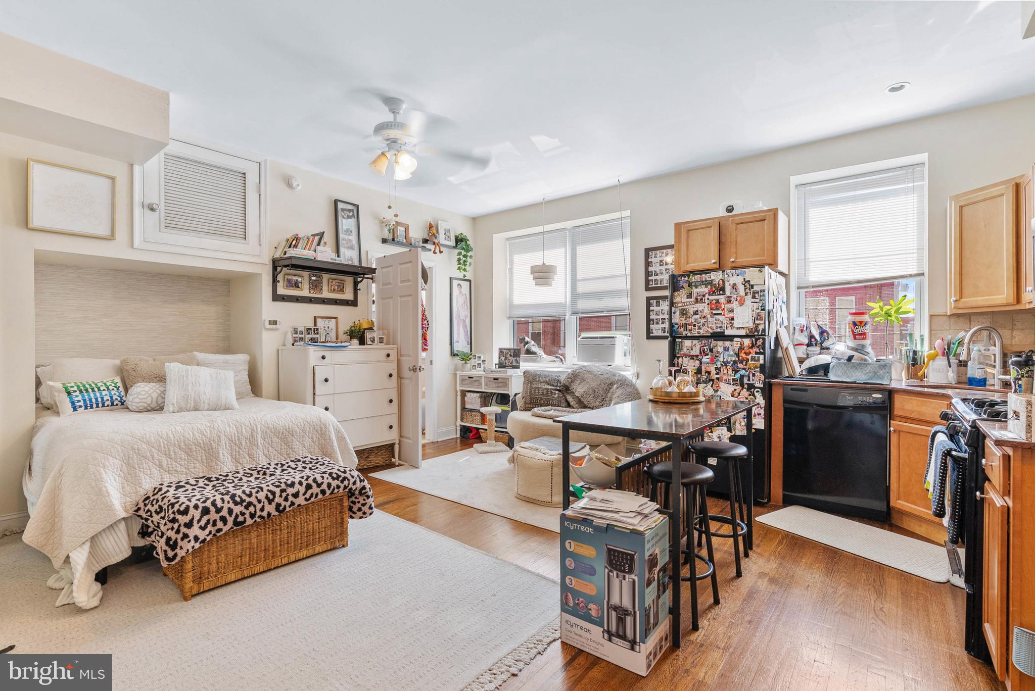 1537 S 6TH STREET
