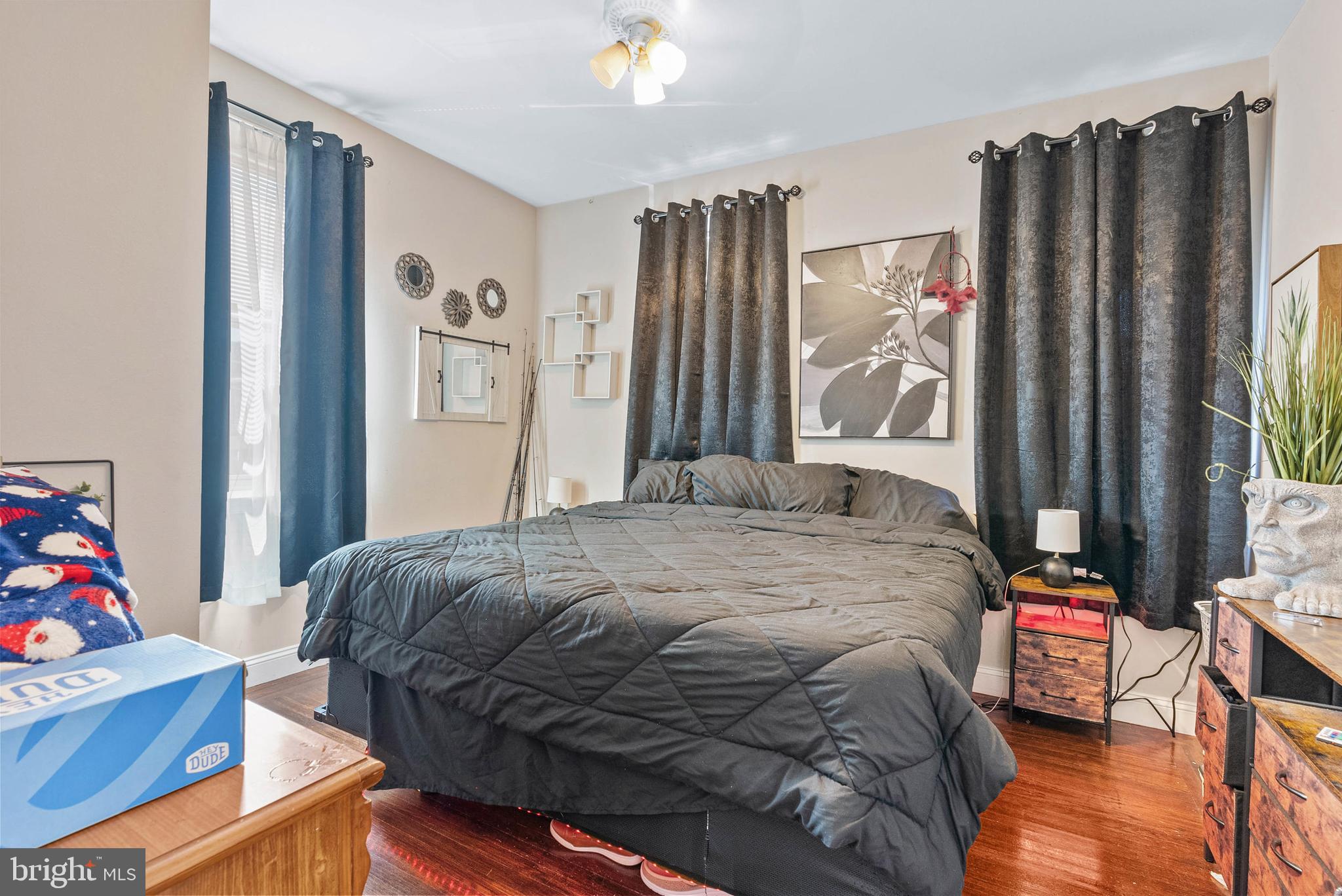 1537 S 6TH STREET