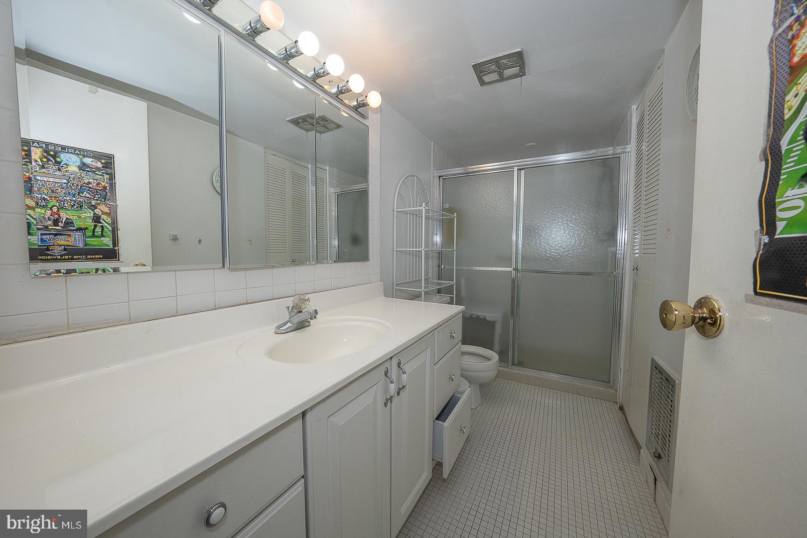 1901 JOHN F KENNEDY BOULEVARD 2420