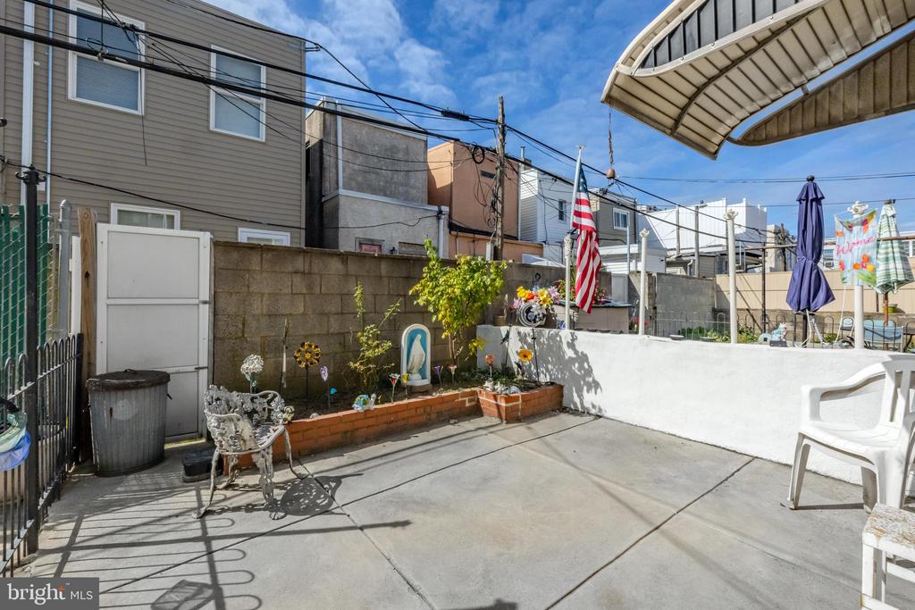 220 JACKSON STREET