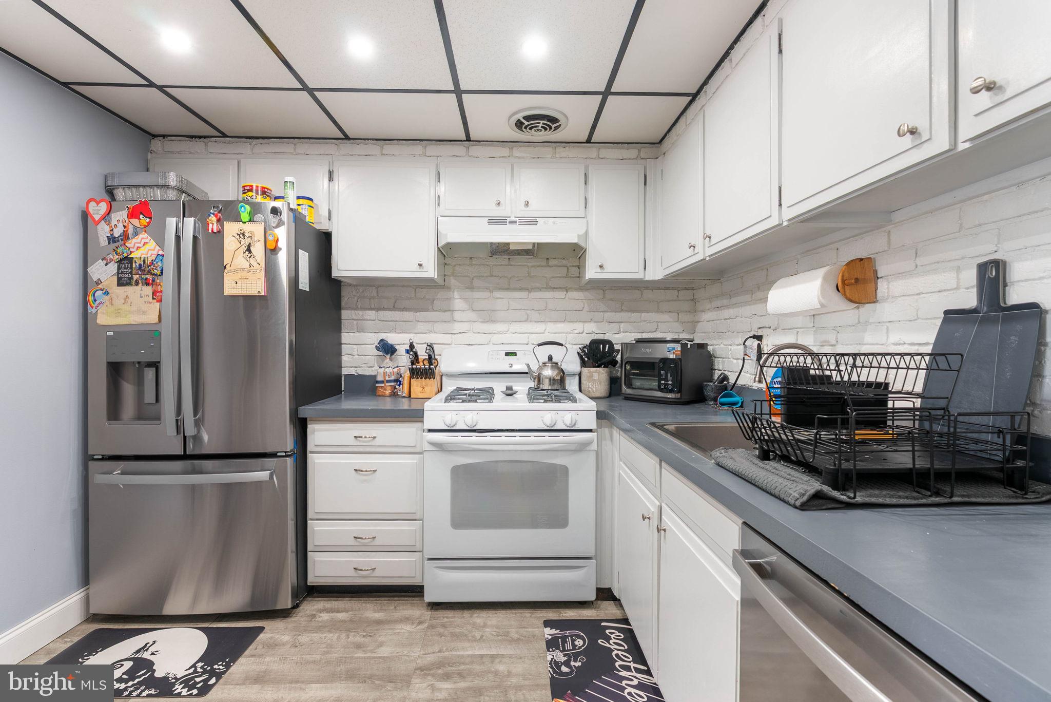 7352 MEADOWLARK PLACE