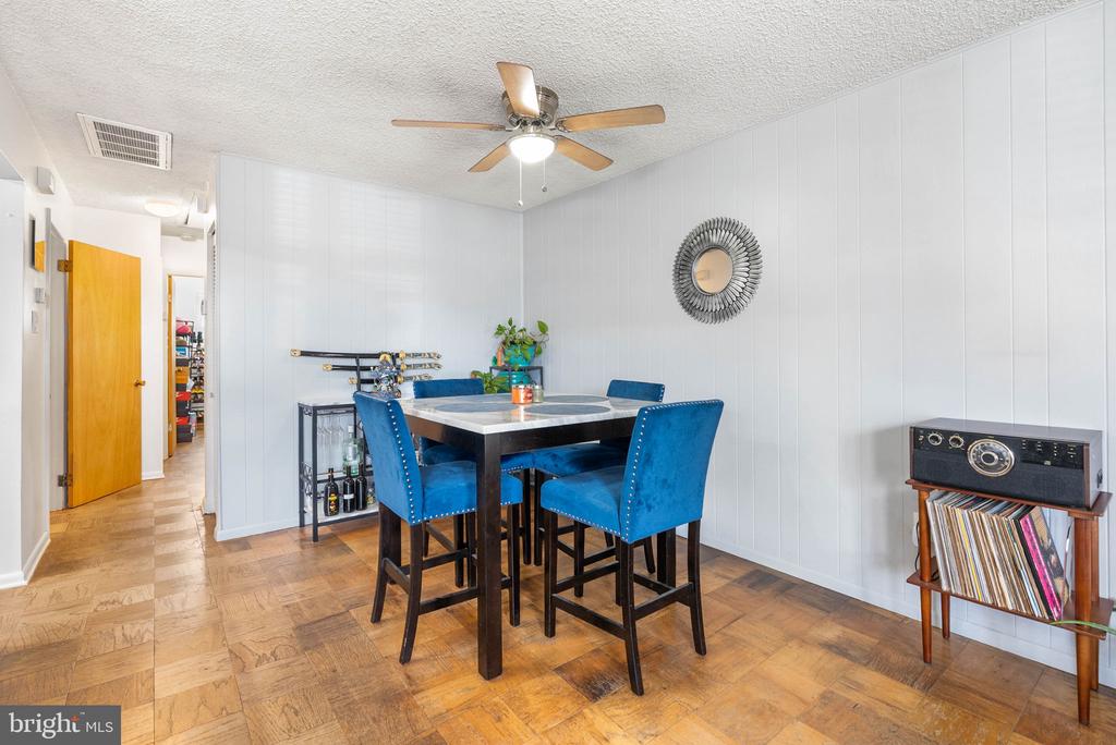 7352 MEADOWLARK PLACE