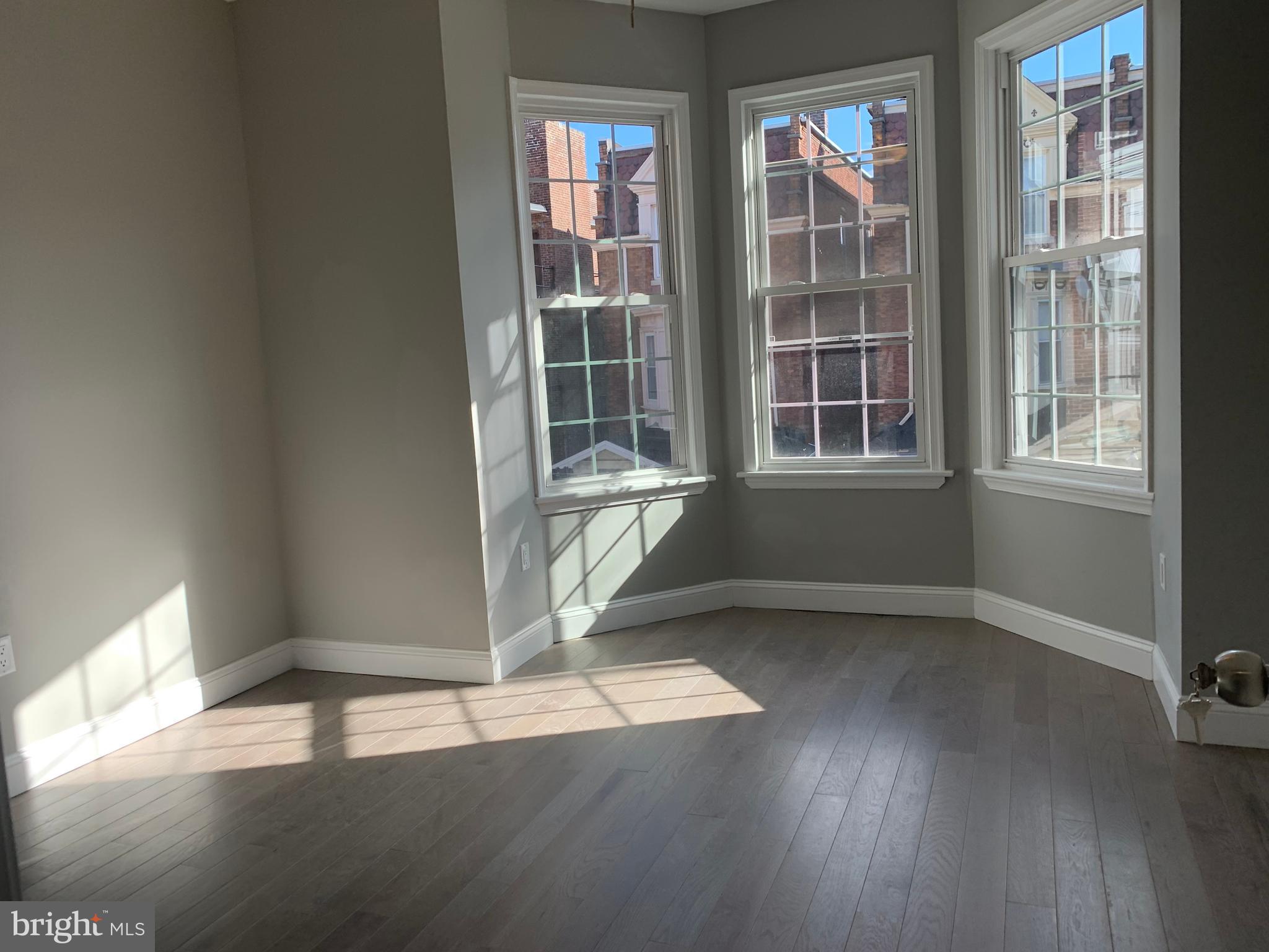 216 BUCKINGHAM PLACE 2