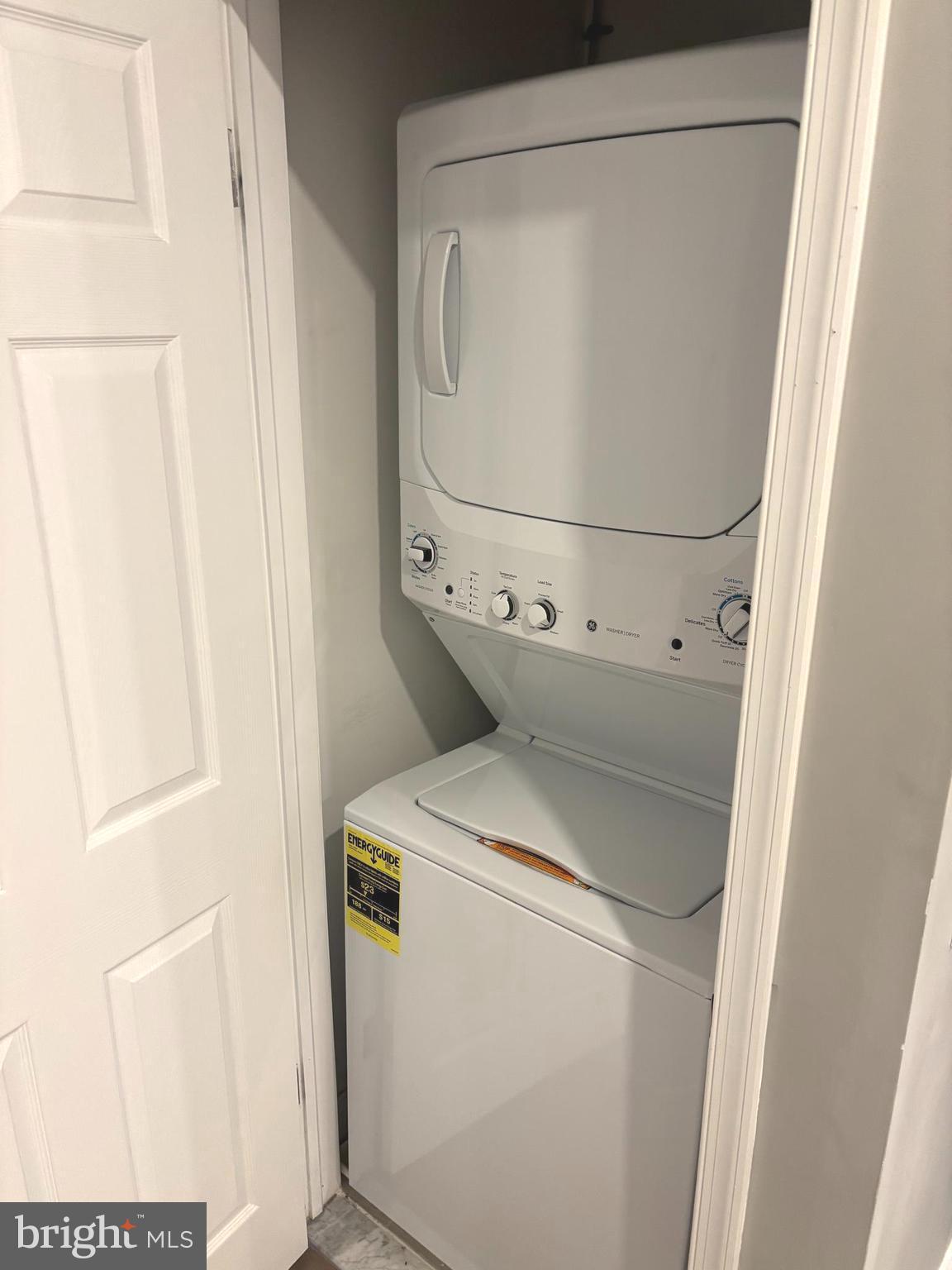 216 BUCKINGHAM PLACE 2