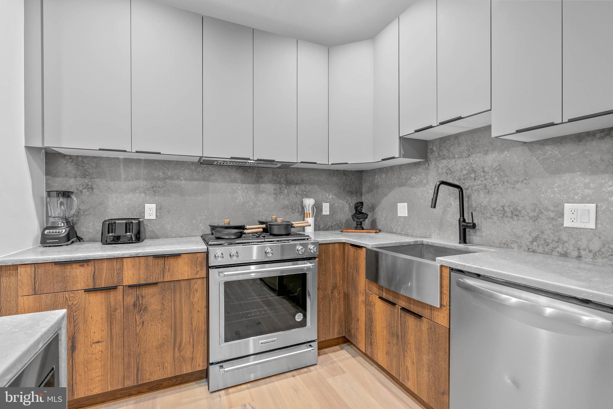 1214 E SUSQUEHANNA AVENUE C