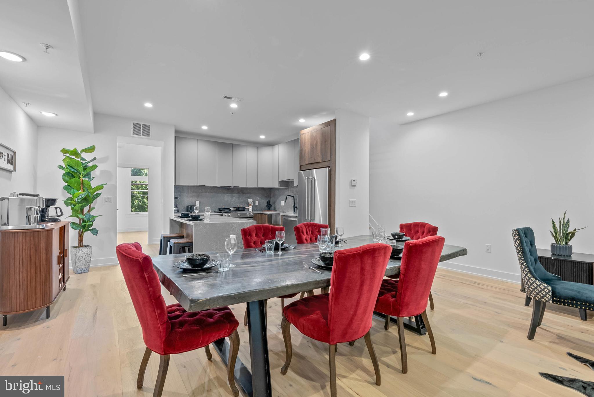 1214 E SUSQUEHANNA AVENUE C