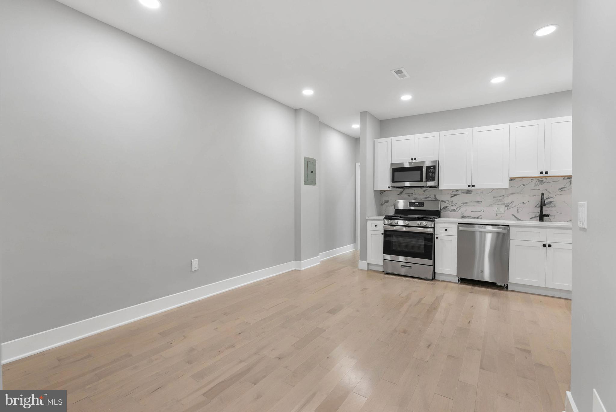 2840 W GIRARD AVENUE