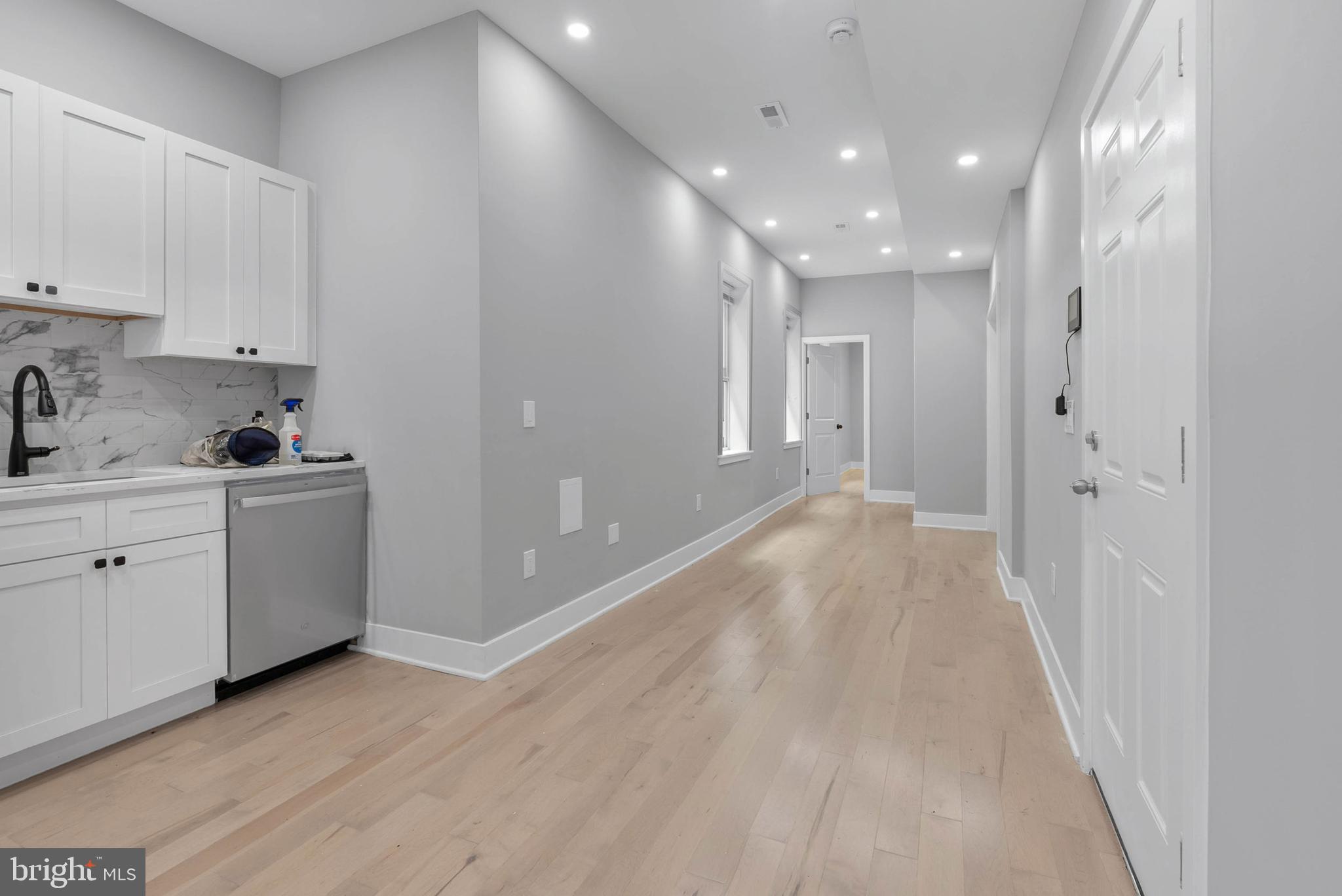 2840 W GIRARD AVENUE