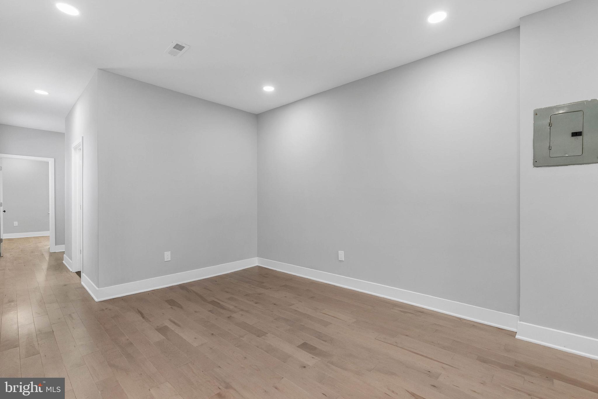 2840 W GIRARD AVENUE