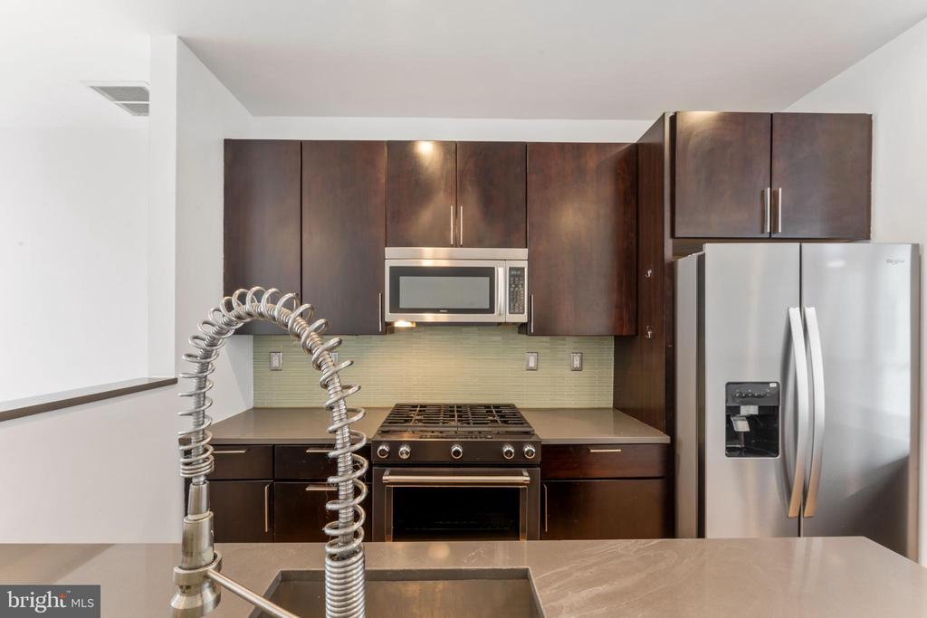 333 GREEN STREET 7
