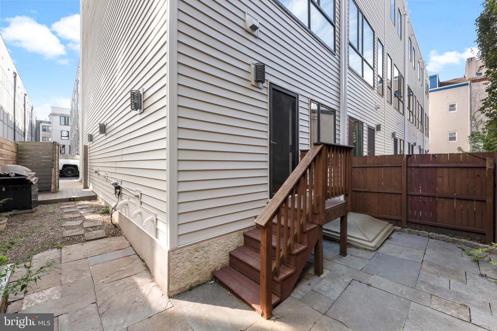 333 GREEN STREET 7