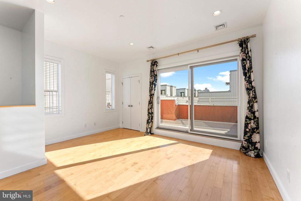 333 GREEN STREET 7