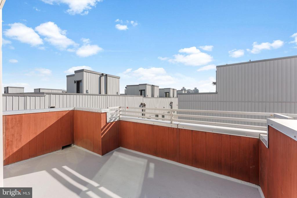 333 GREEN STREET 7