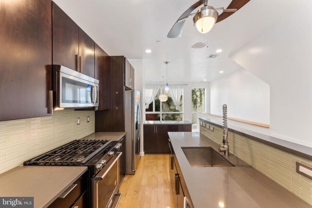 333 GREEN STREET 7