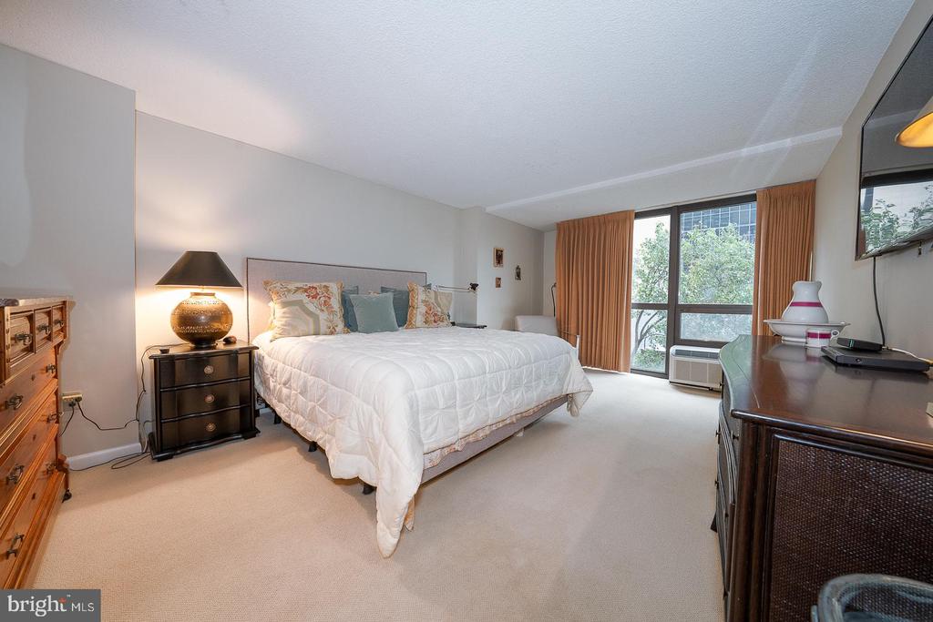 233 S 6TH STREET 407H