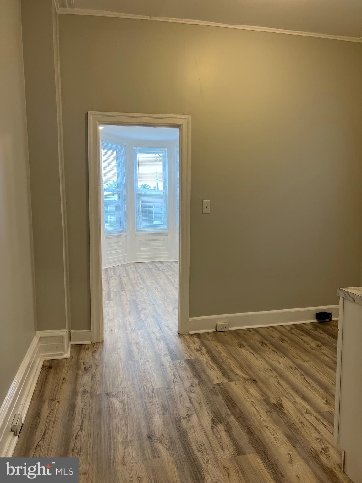 1926 W DIAMOND STREET