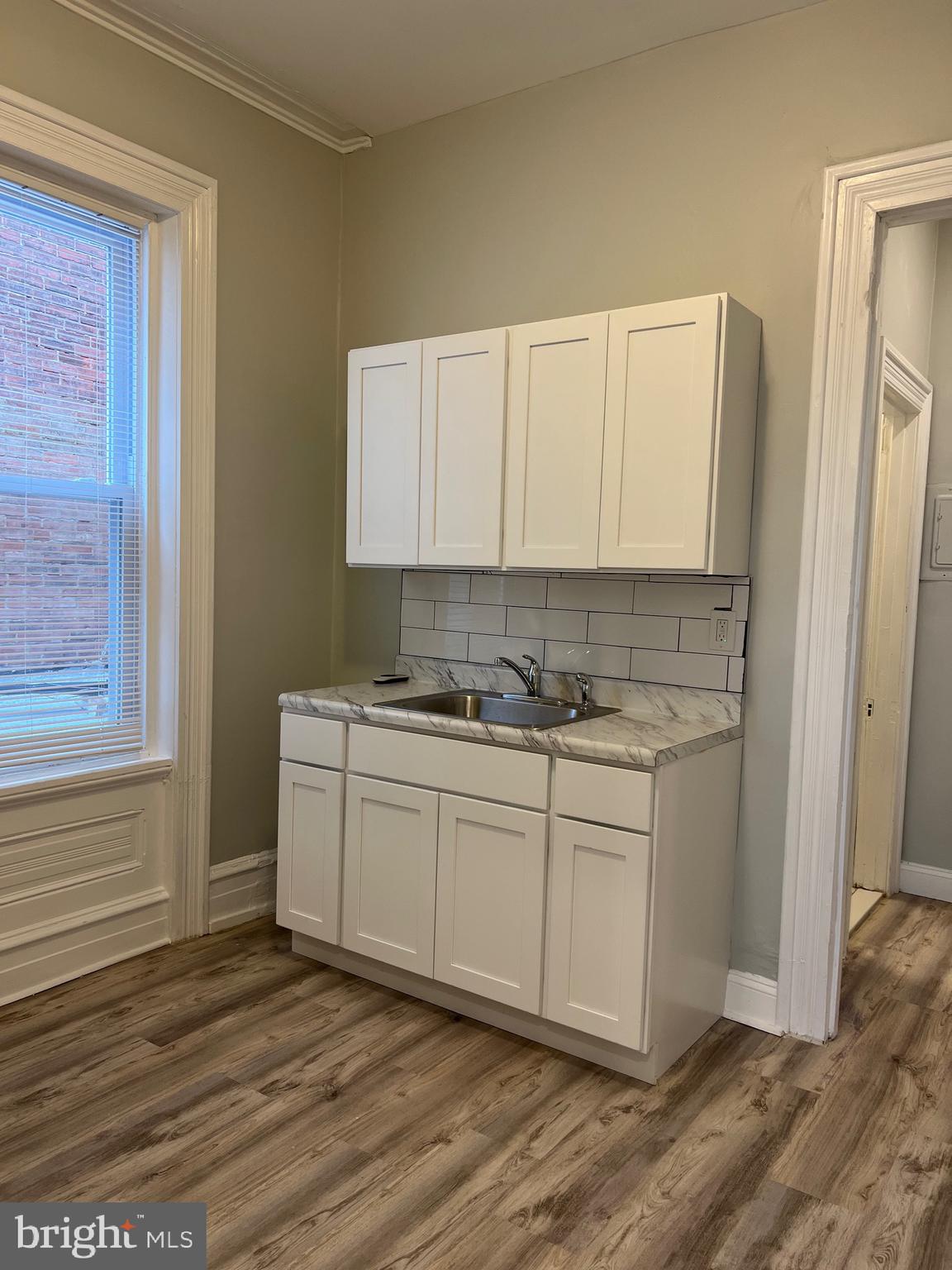 1926 W DIAMOND STREET