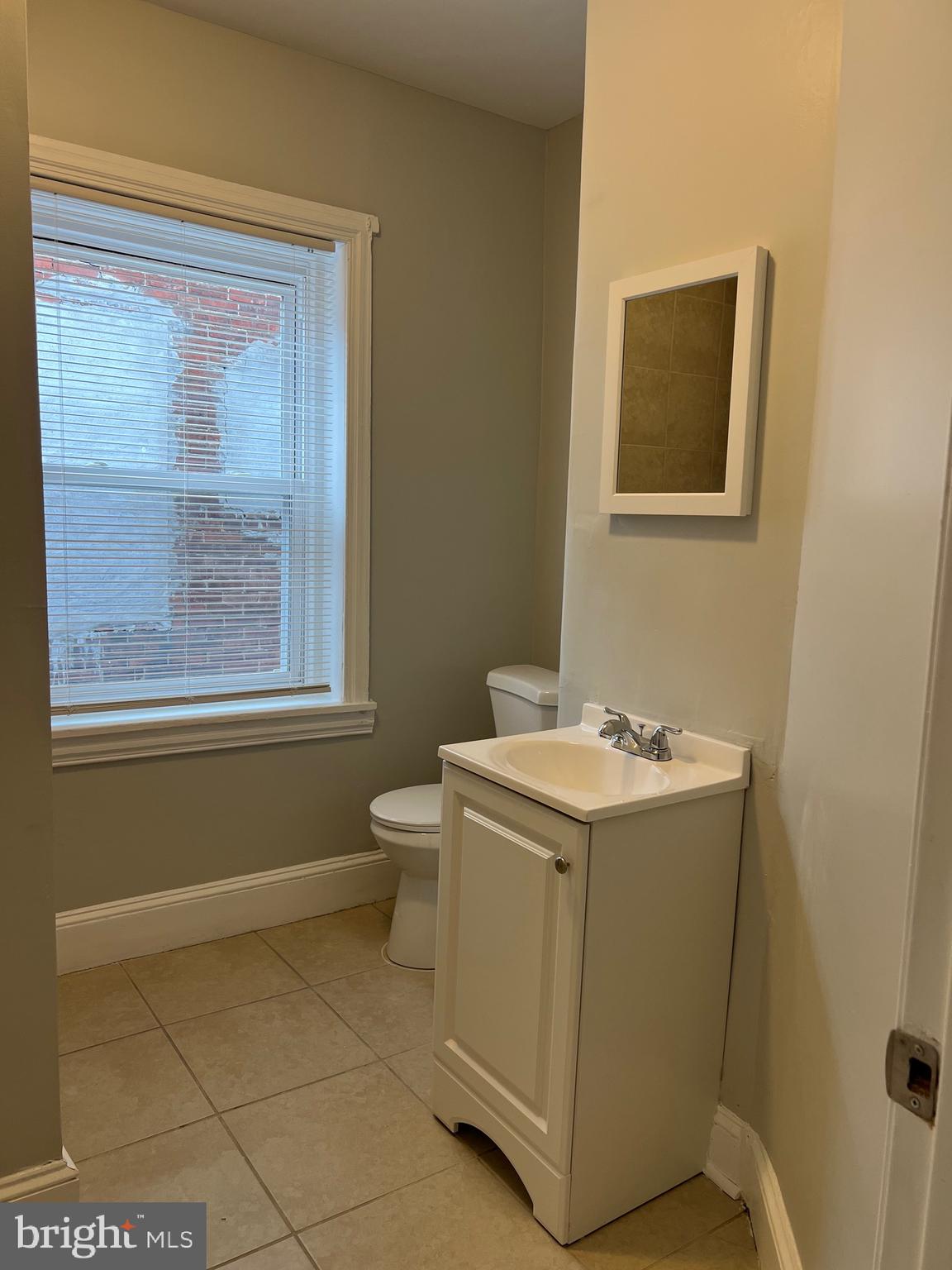 1926 W DIAMOND STREET