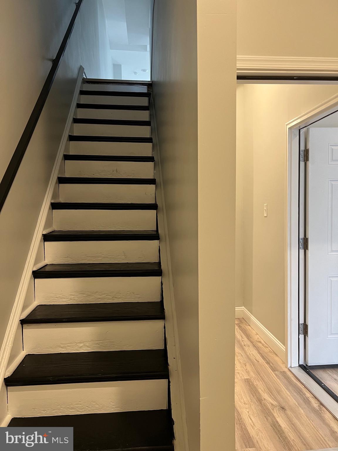 1926 W DIAMOND STREET