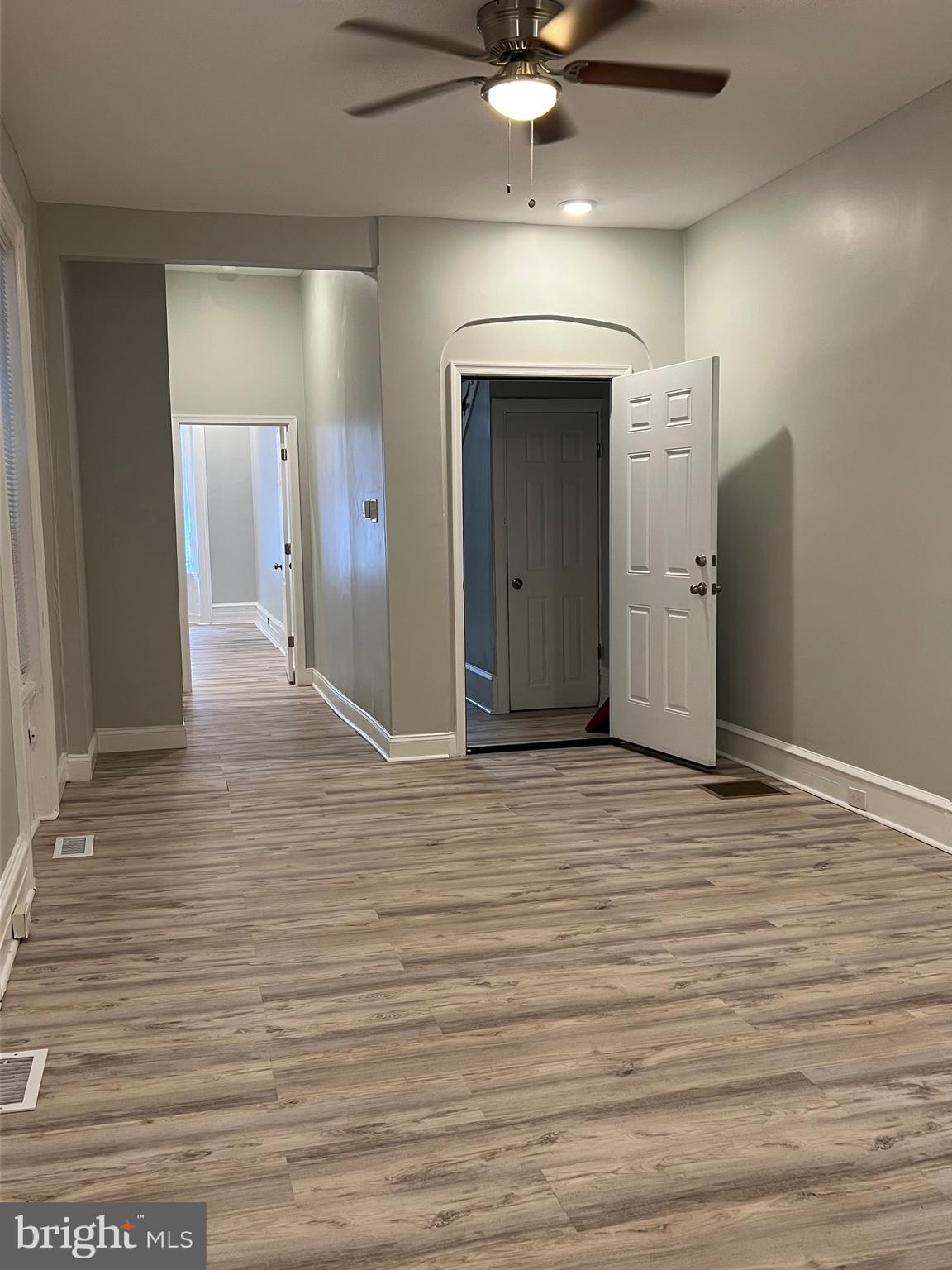 1926 W DIAMOND STREET