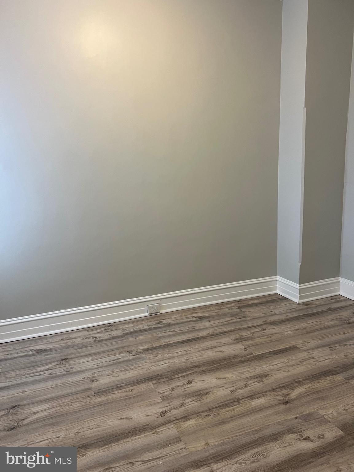 1926 W DIAMOND STREET