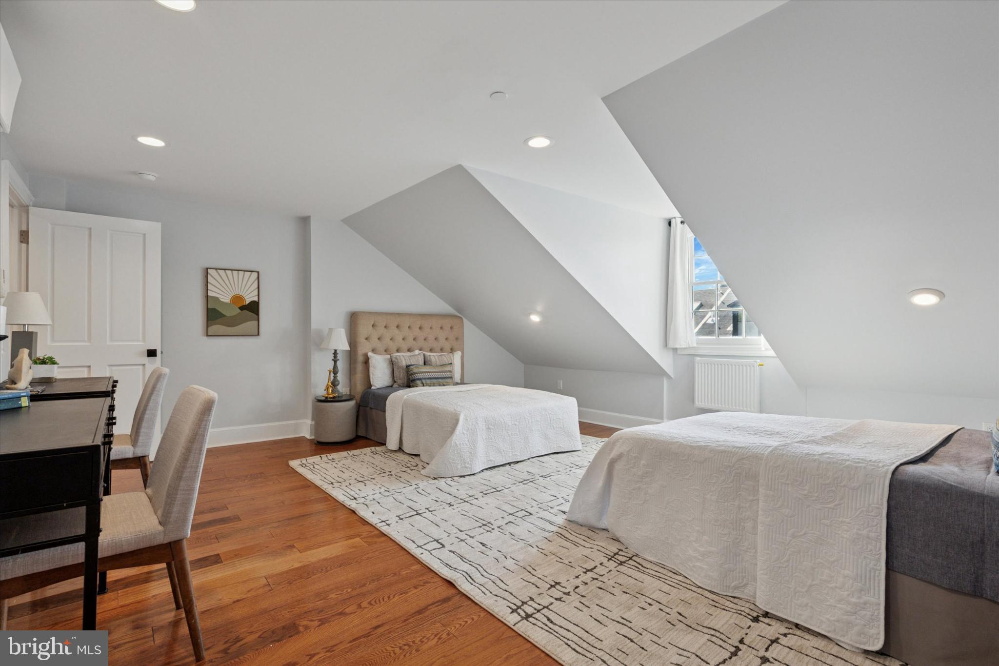 1215 SPRUCE STREET 301