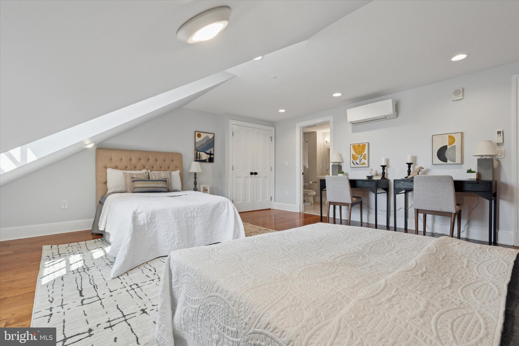 1215 SPRUCE STREET 301