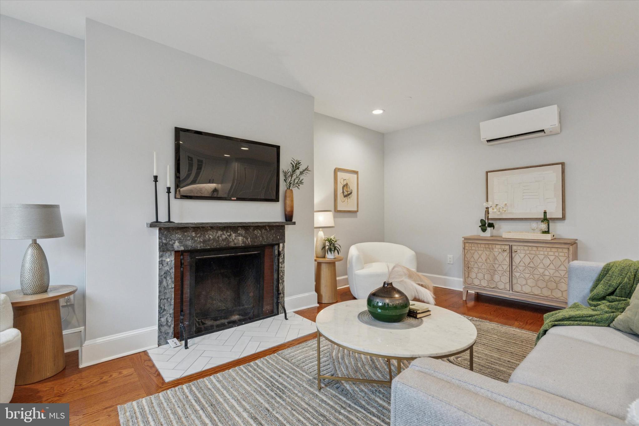 1215 SPRUCE STREET 301